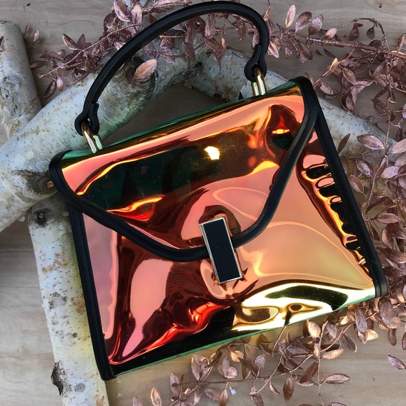 DEJADAIJE INC Handbags - 💜💜💜HOLOGRAM CROSSOVER BAG💕🔥